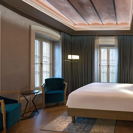 Karakoy Port 4*